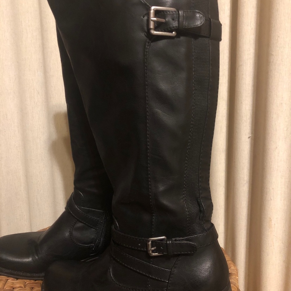 Baretraps Susana black riding boots.